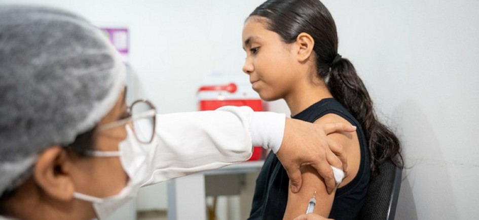 Vacinação contra HPV para jovens de 15 a 19 anos é prorrogada até final de 2025 no Estado